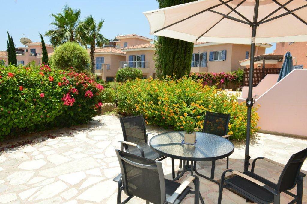 Sunny Garden Apartment Paphos Eksteriør bilde